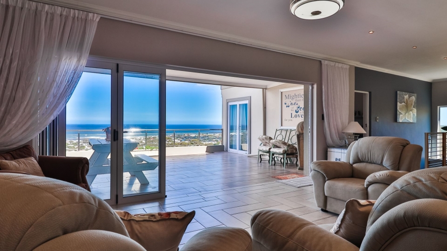3 Bedroom Property for Sale in Berghof Western Cape